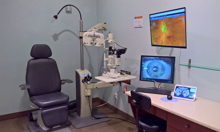Kanata Bridlewood Optometric Centre exam room